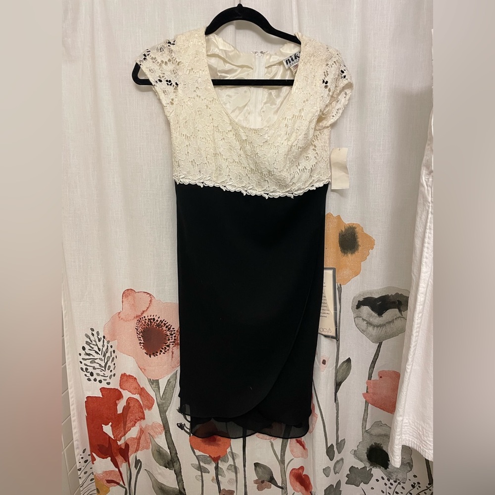 Brand New with Tags Niki Petite Women’s Dress